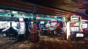 omexbet APP မြန်မာ ကစားသမားများ Android iOS ဖုန်းဖြင့် Slots Live Casino ကစားနေသောမြင်ကွင်း